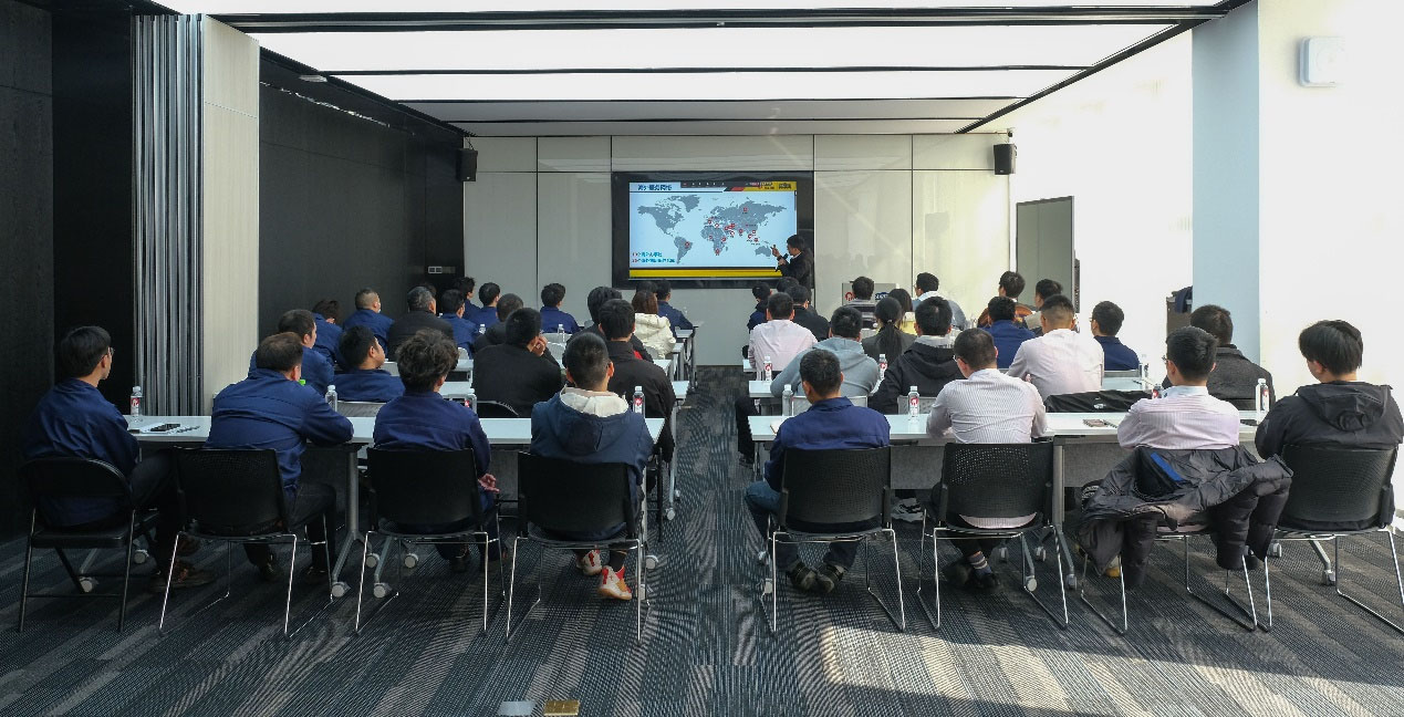 邁向未來(lái) 共同成長(zhǎng)！泉工股份新員工入職培訓(xùn)圓滿舉行