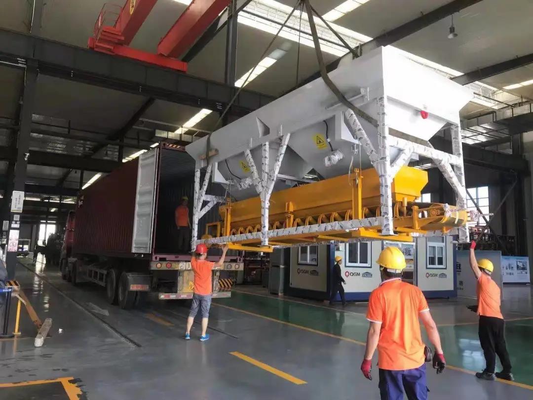 項目發(fā)貨|泉工QT6全自動砌塊成型機(jī)生產(chǎn)線發(fā)貨南蘇丹，助力市政建設(shè)！